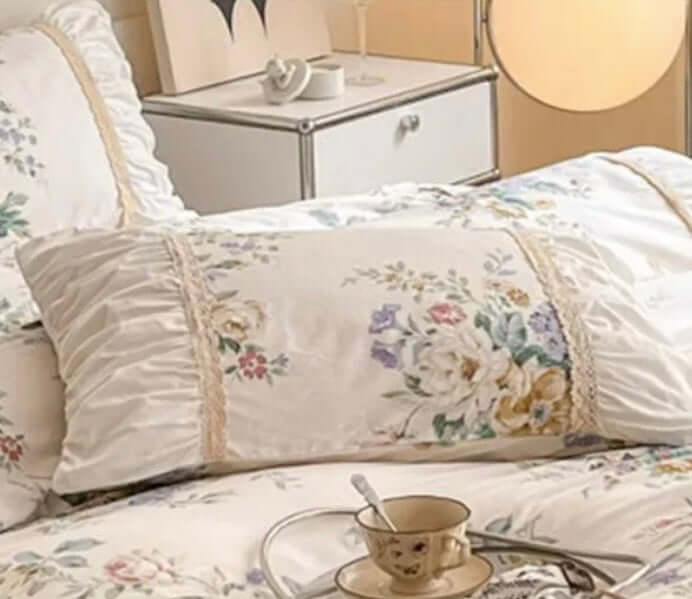 Set Biancheria da Letto "Principessa Azzurrina" - con delicati temi floreali in Stile Provenzale, disponibili in diversi colori.