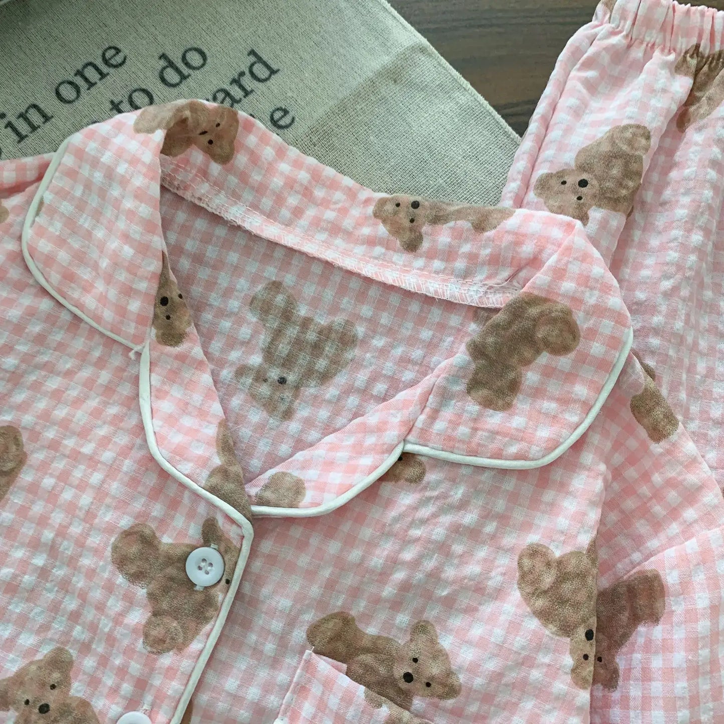 Pigiama "Teddy Quadretti" - in cotone 100% naturale- per bambini da 1-6 anni. Tutti pazzi per la Teddy Mania!