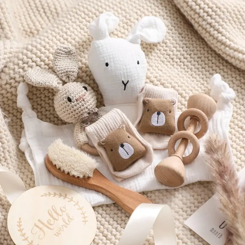 Set idea regalo "Teddy Baby Shower" - un set con Asciugamano simpatico Testa di animali in cotone 100% naturale, sonaglio a uncinetto e calzini di cotone abbinati - diversi colori e modelli disponibili!