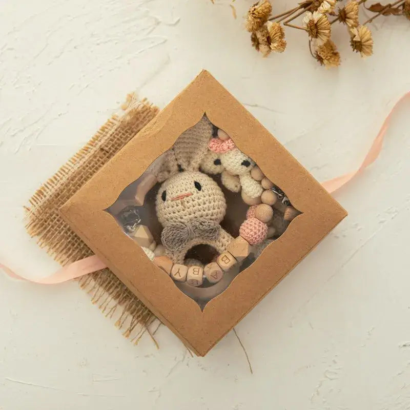 Set idea regalo "Teddy Baby Shower" - un set con Asciugamano simpatico Testa di animali in cotone 100% naturale, sonaglio a uncinetto e calzini di cotone abbinati - diversi colori e modelli disponibili!