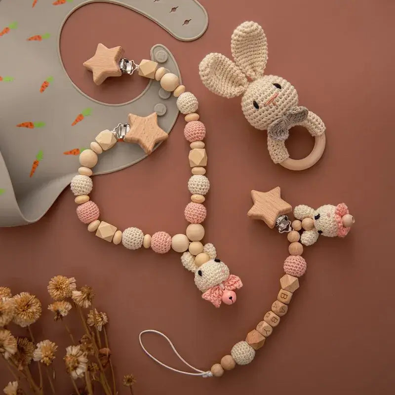 Set idea regalo "Teddy Baby Shower" - un set con Asciugamano simpatico Testa di animali in cotone 100% naturale, sonaglio a uncinetto e calzini di cotone abbinati - diversi colori e modelli disponibili!