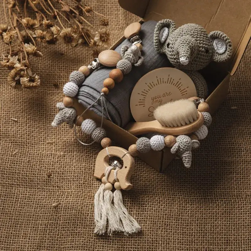 Set idea regalo "Teddy Baby Shower" - un set con Asciugamano simpatico Testa di animali in cotone 100% naturale, sonaglio a uncinetto e calzini di cotone abbinati - diversi colori e modelli disponibili!
