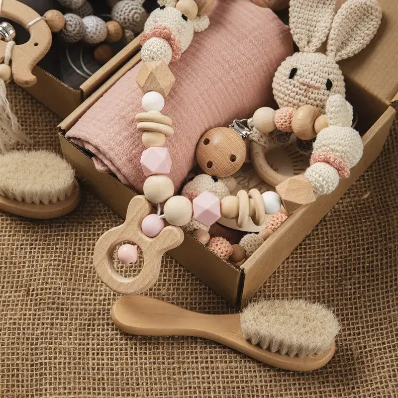Set idea regalo "Teddy Baby Shower" - un set con Asciugamano simpatico Testa di animali in cotone 100% naturale, sonaglio a uncinetto e calzini di cotone abbinati - diversi colori e modelli disponibili!