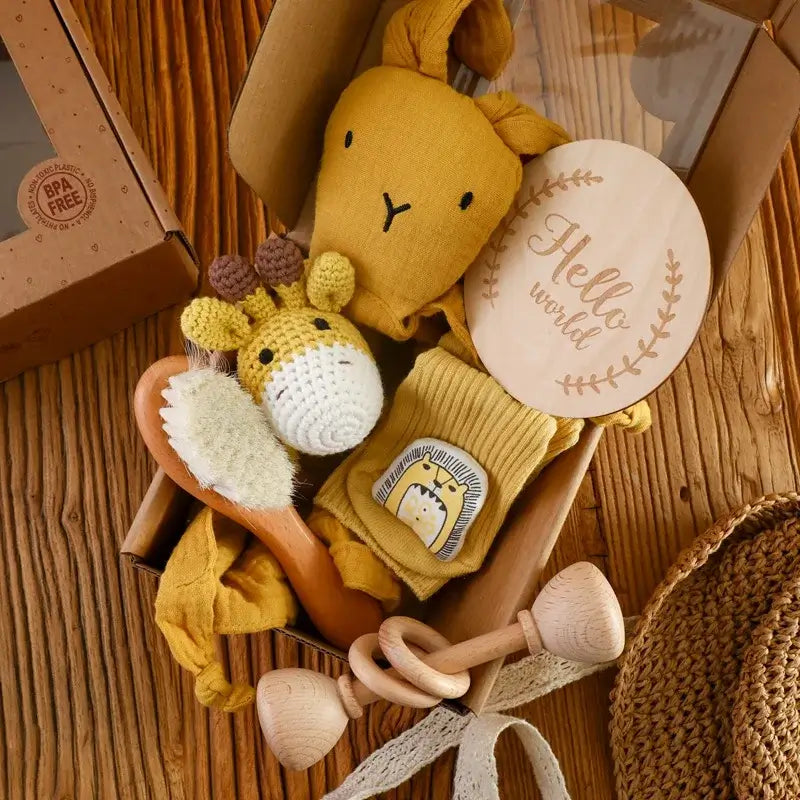 Set idea regalo "Teddy Baby Shower" - un set con Asciugamano simpatico Testa di animali in cotone 100% naturale, sonaglio a uncinetto e calzini di cotone abbinati - diversi colori e modelli disponibili!
