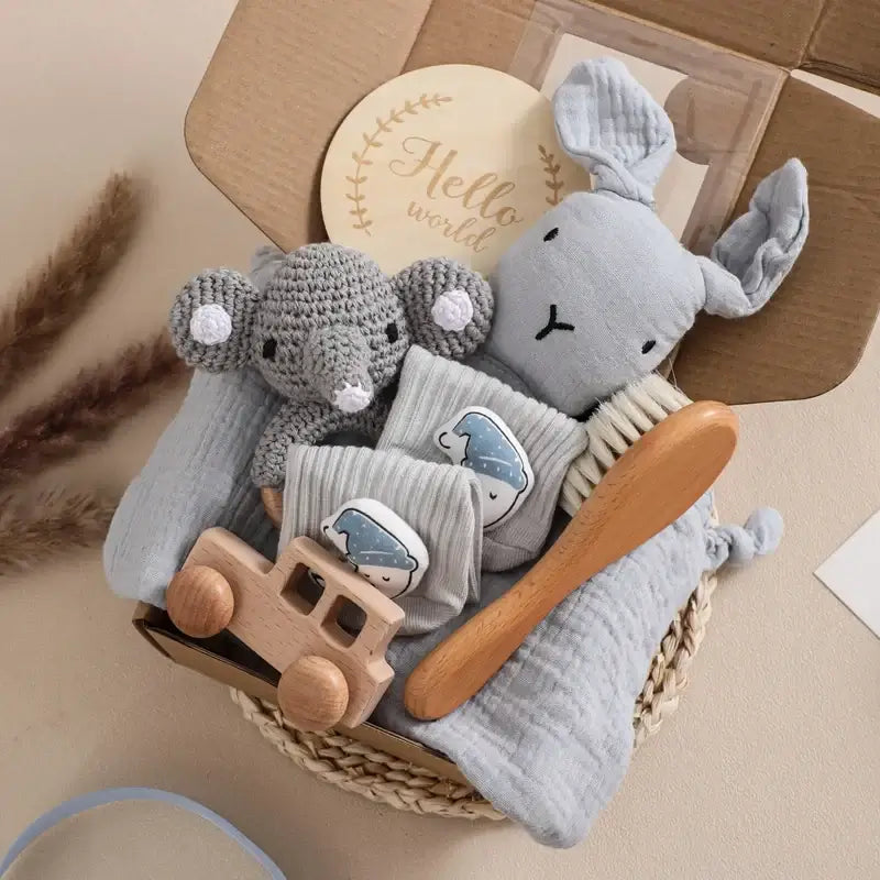 Set idea regalo "Teddy Baby Shower" - un set con Asciugamano simpatico Testa di animali in cotone 100% naturale, sonaglio a uncinetto e calzini di cotone abbinati - diversi colori e modelli disponibili!
