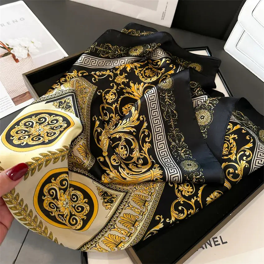 Foulard di Seta "Bandana Miami" - 70x70 disponibile in diversi Colori.