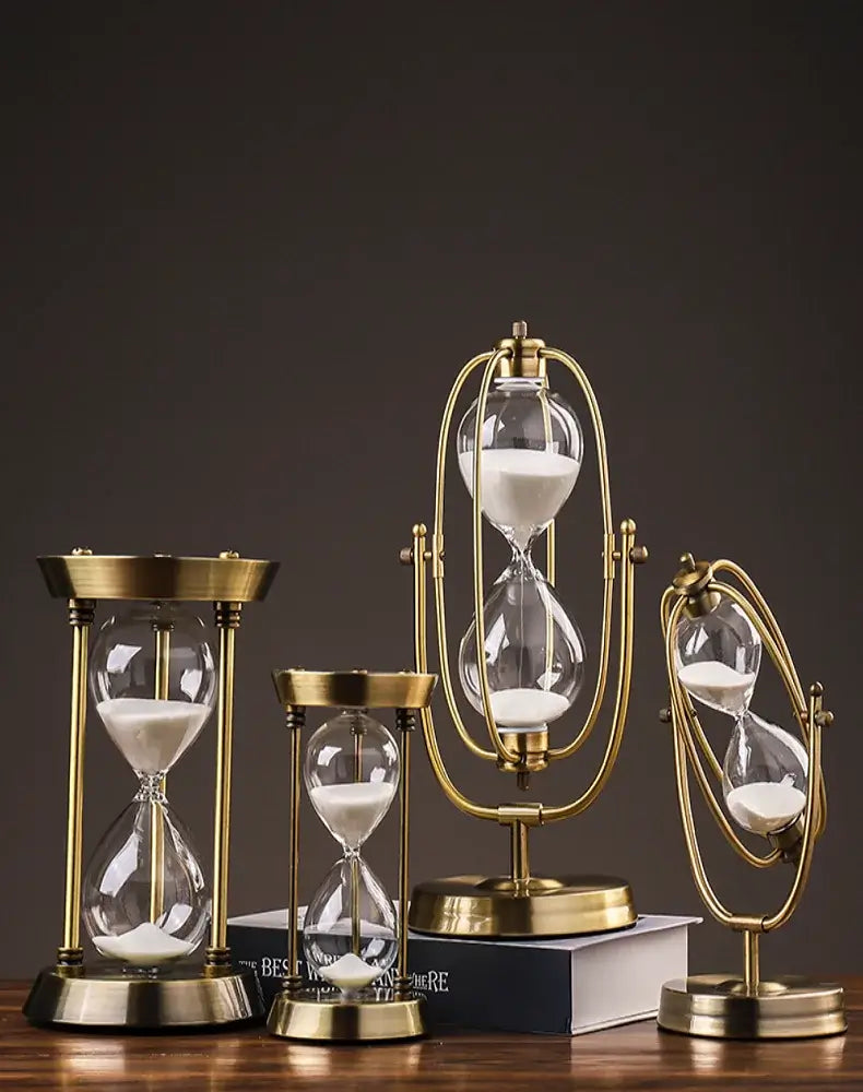 Clessidra "Sand St. Tropez" - Ornamento laccato in oro e fattura mirabile.