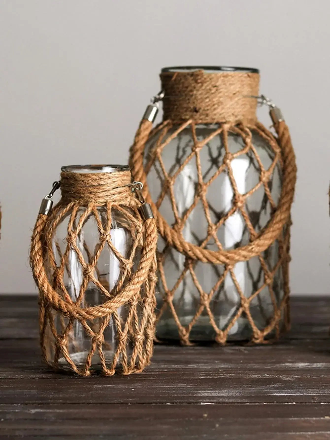 Vaso di Vetro "Intrecciato Safari" - in vetro soffiato e corda decorativa intrecciata. Ti porterà le sensazioni del mare e del selvaggio!