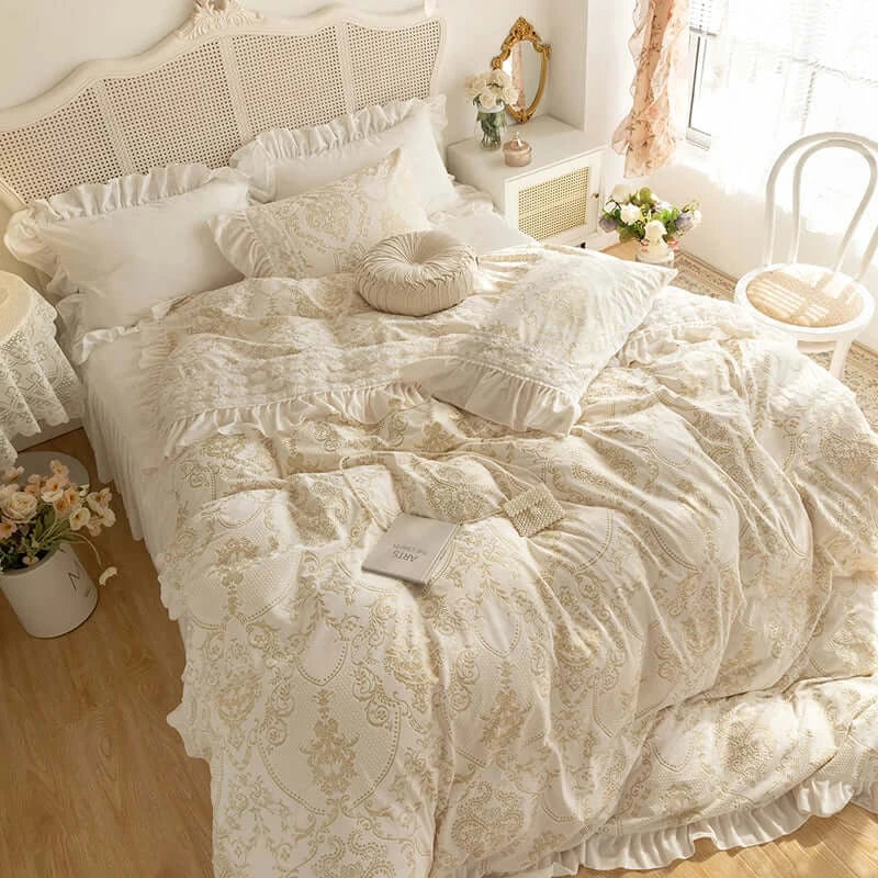 Set Biancheria da Letto "Principessa Greche di Gigli" con cuscini impreziositi da ricchi ricami. Per aggiungere un tocco lussureggiante!