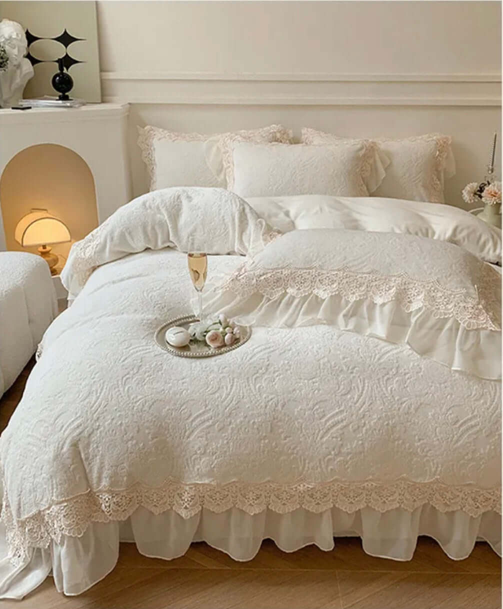Set Biancheria da Letto "Principessa Bianca Neve" - Un set in velluto, dal gusto candido e senza tempo, disponibile in diversi colori.
