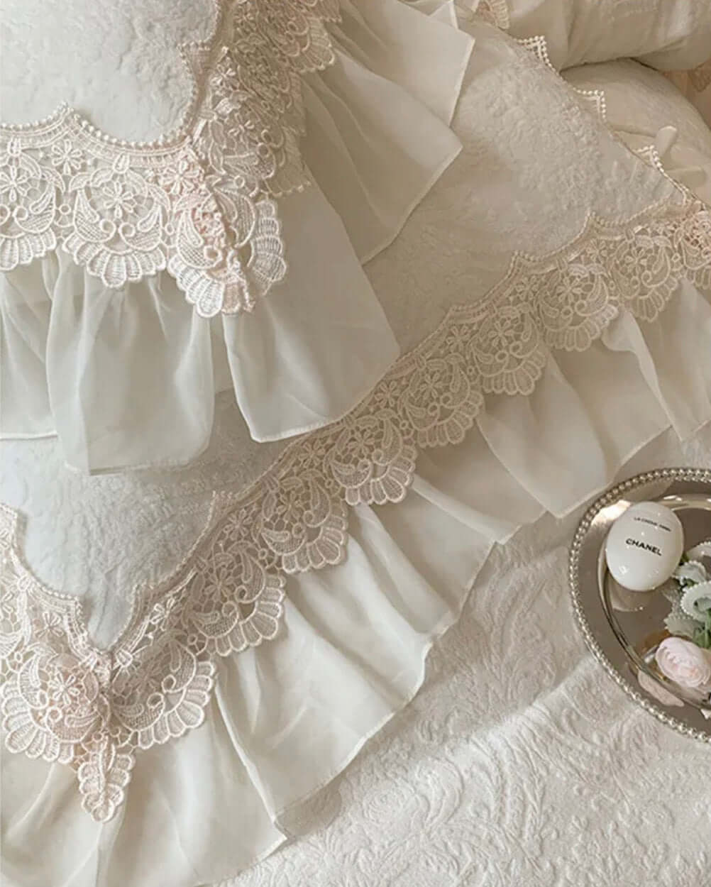 Set Biancheria da Letto "Principessa Bianca Neve" - Un set in velluto, dal gusto candido e senza tempo, disponibile in diversi colori.