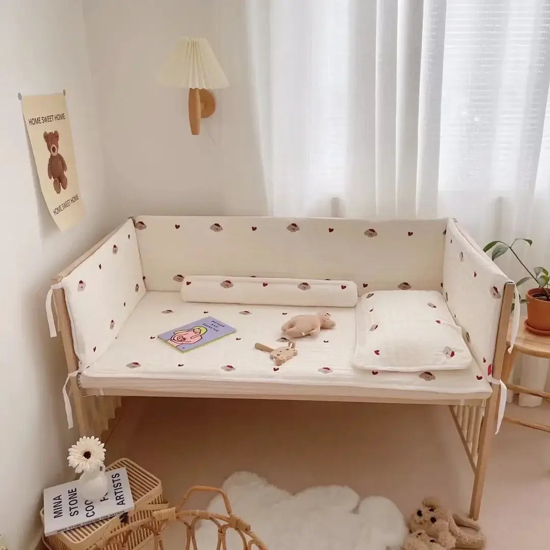Set Cuscino Antiurto "Teddy Ricami" per culla - 4 pezzi 30x120 cm