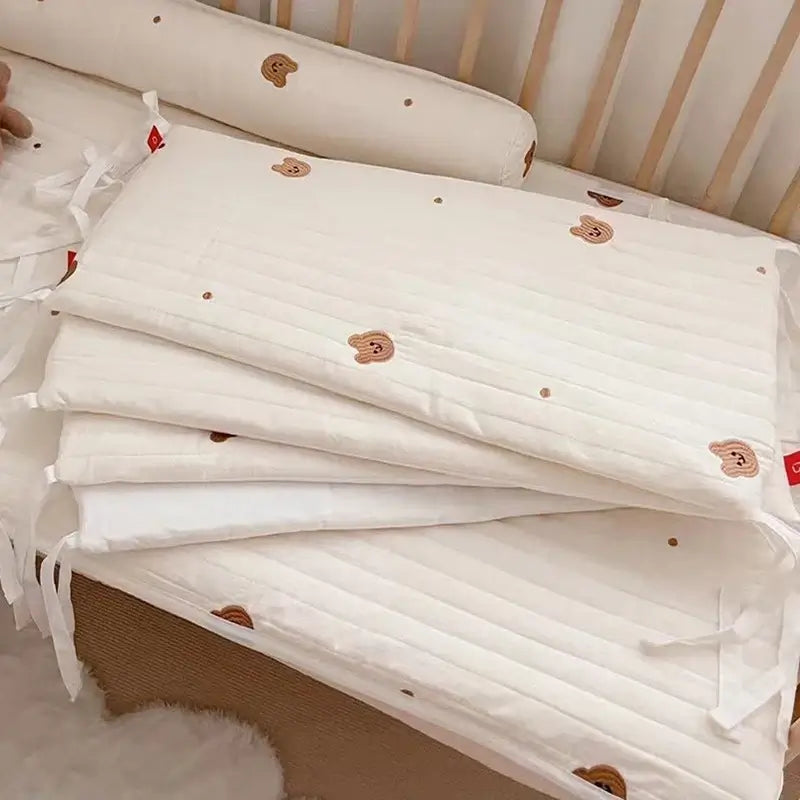 Set Cuscino Antiurto "Teddy Ricami" per culla - 4 pezzi 30x120 cm