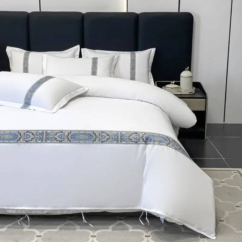 Set Biancheria da Letto "Minimal St. Tropez" - in Cotone Egiziano e Ricami minimalisti