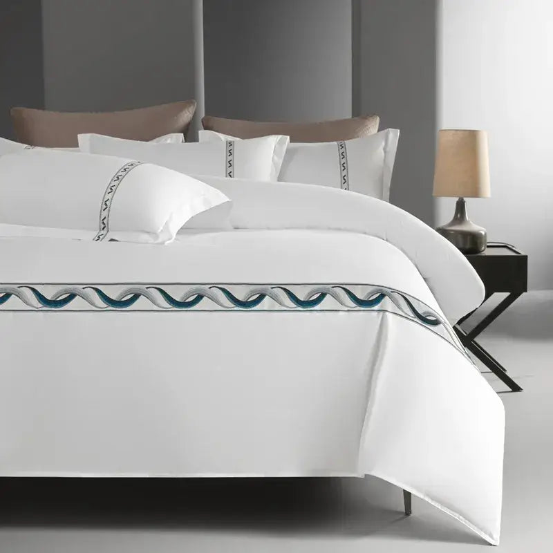 Set Biancheria da Letto "Minimal St. Tropez" - in Cotone Egiziano e Ricami minimalisti