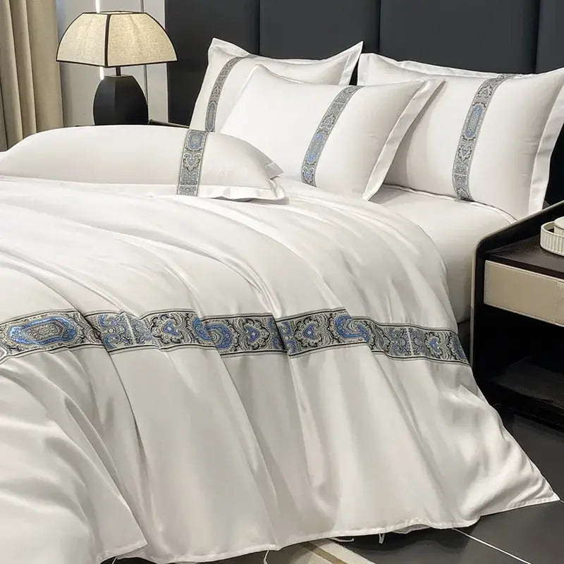 Set Biancheria da Letto "Minimal St. Tropez" - in Cotone Egiziano e Ricami minimalisti