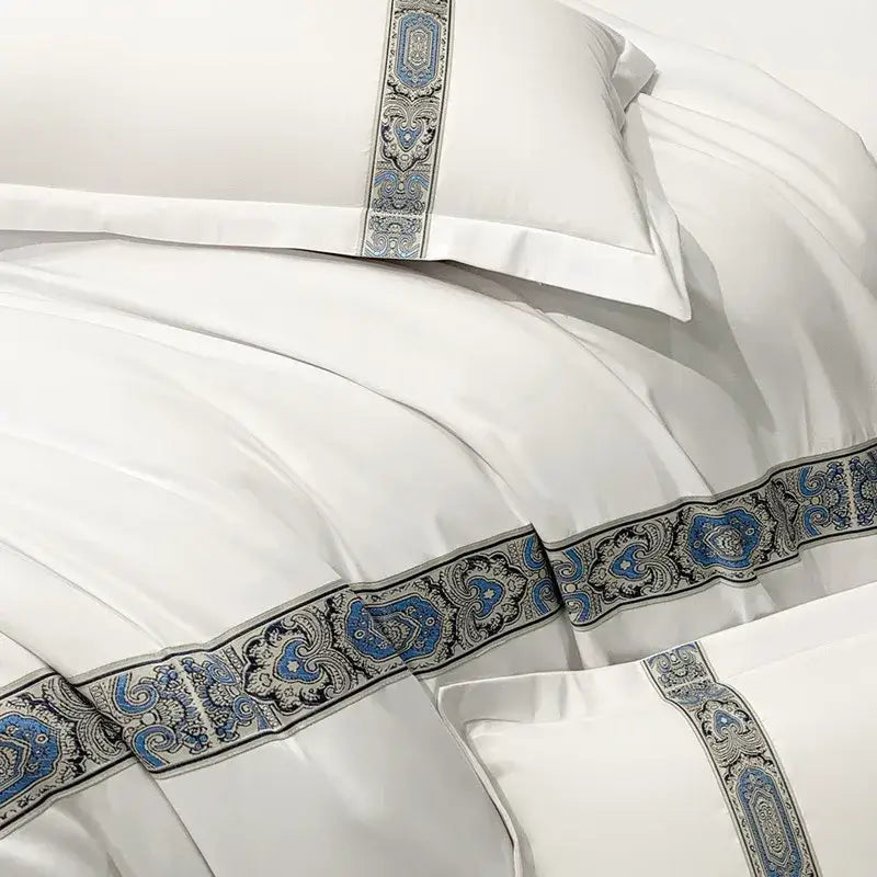 Set Biancheria da Letto "Minimal St. Tropez" - in Cotone Egiziano e Ricami minimalisti