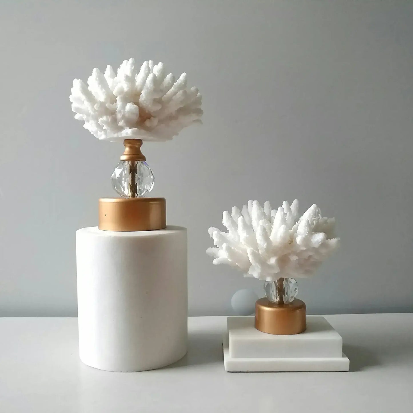Fermaoggetti Statua "Coral Nizza" - con Corallo Sintetico in Resina Acrilica in diversi modelli.