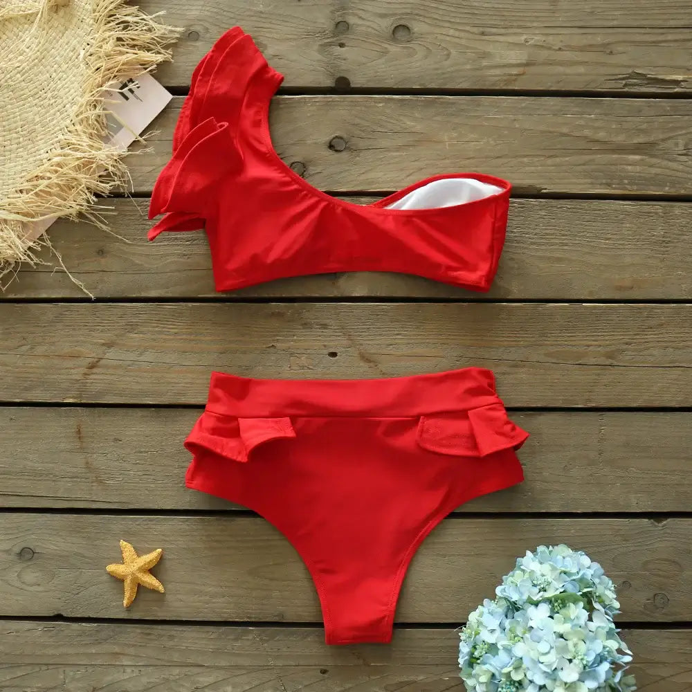 Costume due pezzi "Capri Resort" - Solido con design a volant monospalla a Vita Alta.