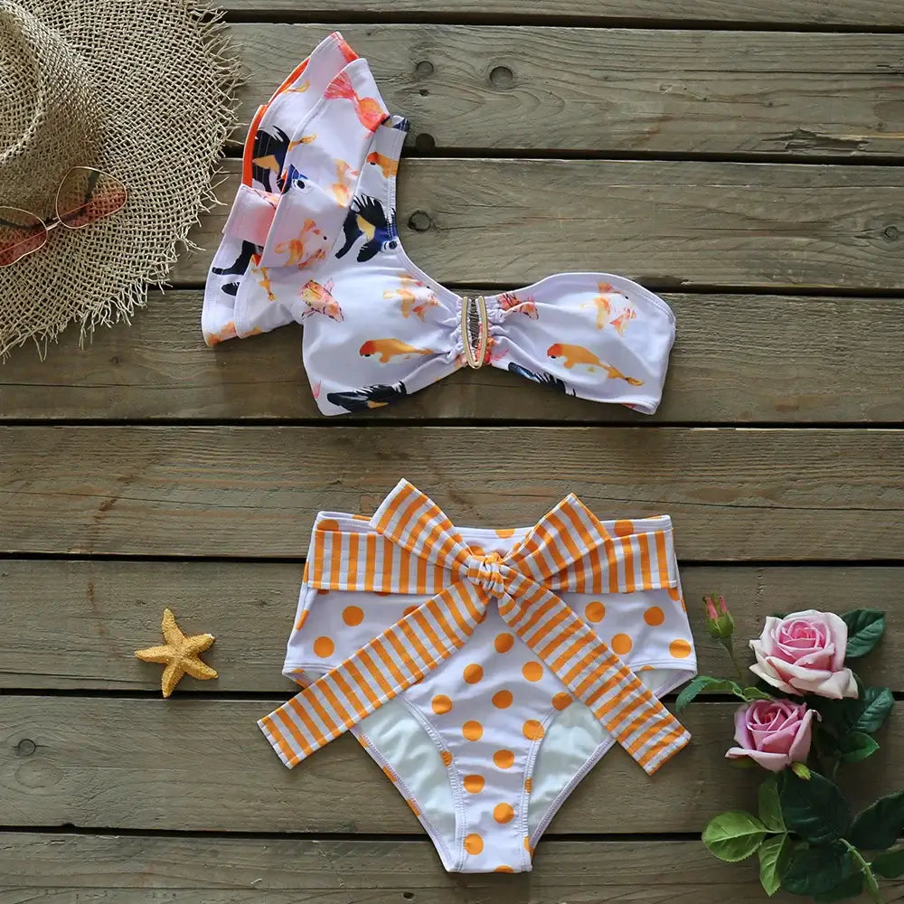 Costume due pezzi "Capri Resort" - Solido con design a volant monospalla a Vita Alta.