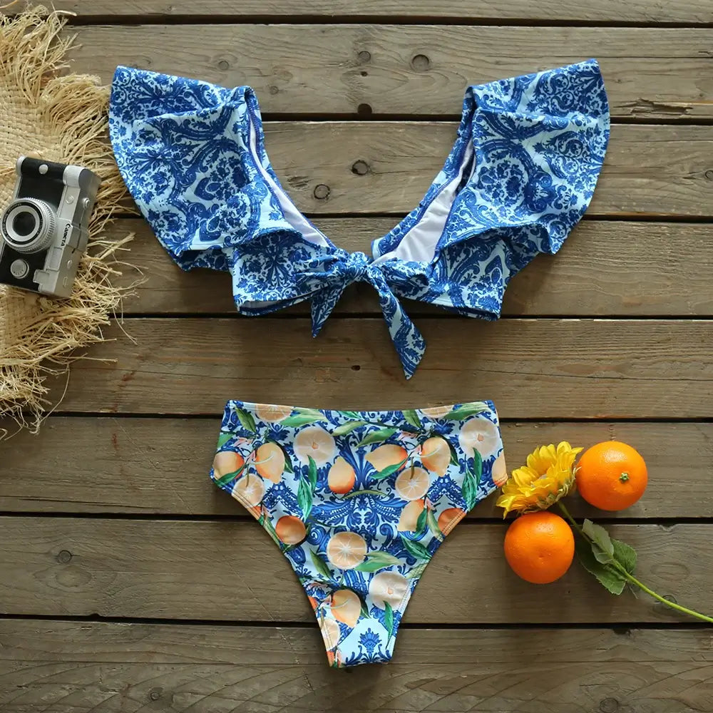 Costume due pezzi "Capri Resort" - Solido con design a volant monospalla a Vita Alta.