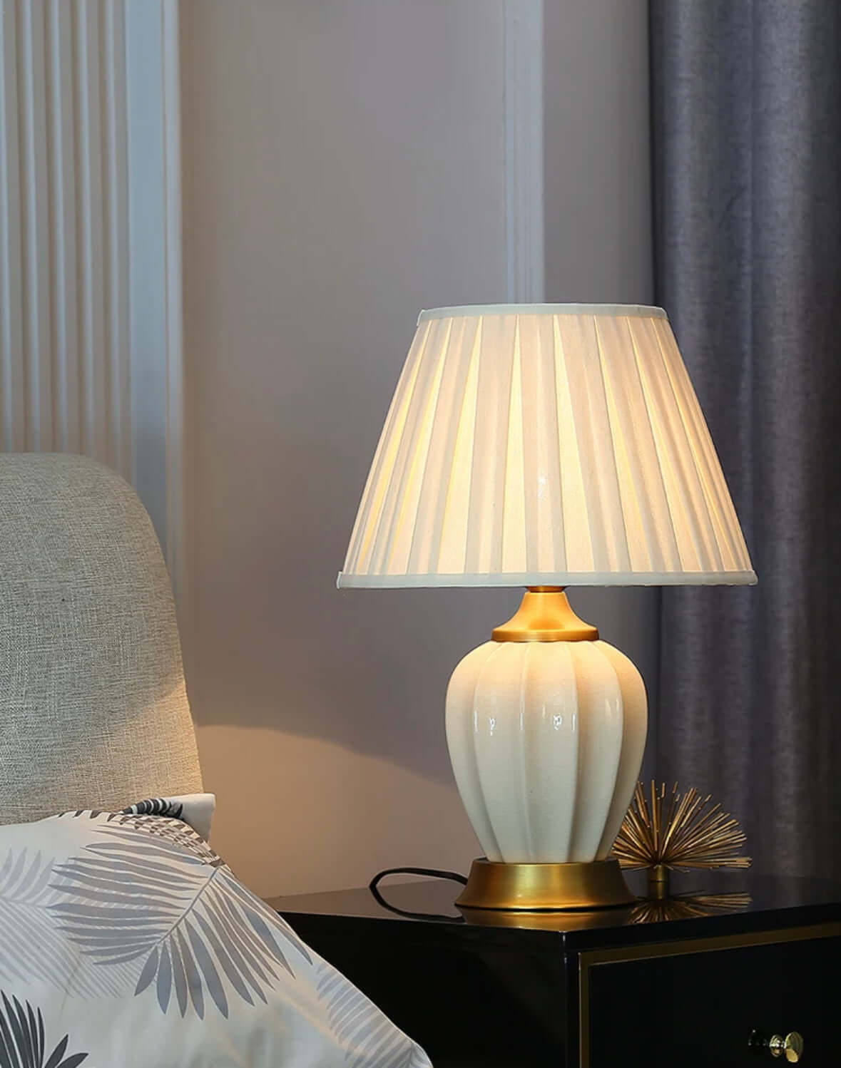 Lampada da Tavolo "White Princess" - Un complemento must have per il comodino di una vera Principessa!
