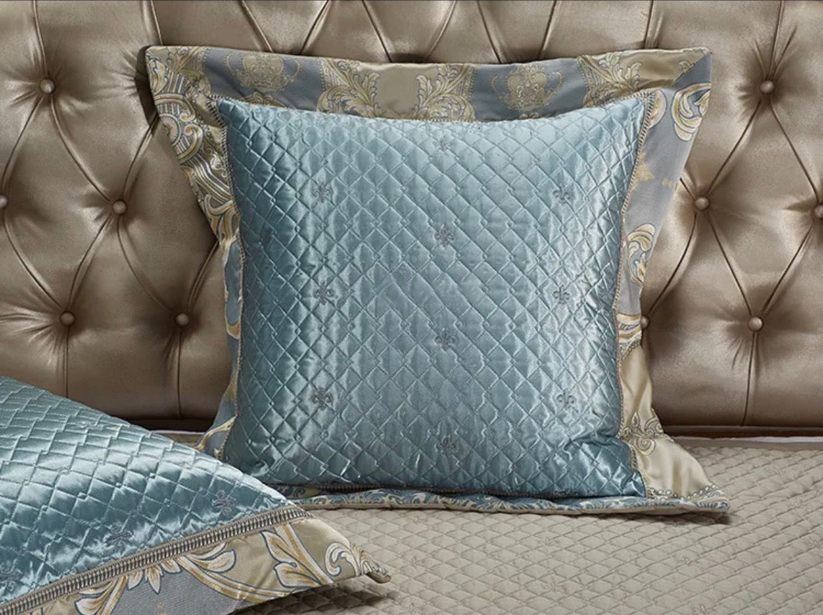 Set Biancheria Letto "Costa Azzura Jacquard" - in Cotone Egiziano premium in Stile Jacquard in toni di Azzurro.