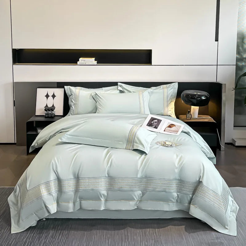 Set Biancheria Letto "Azzurro Nizza" - in Cotone Egiziano Premium e Ricami Preziosi.