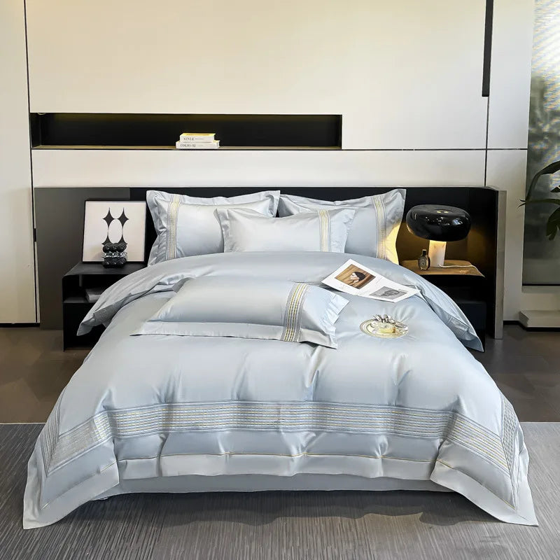 Set Biancheria Letto "Azzurro Nizza" - in Cotone Egiziano Premium e Ricami Preziosi.