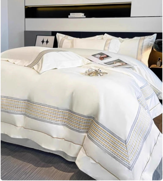 Set Biancheria Letto "Azzurro Nizza" - in Cotone Egiziano Premium e Ricami Preziosi.