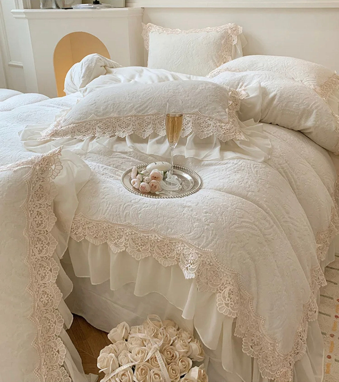 Set Biancheria da Letto "Principessa Bianca Neve"  - Un set in velluto, dal gusto candido e senza tempo, disponibile in diversi colori.