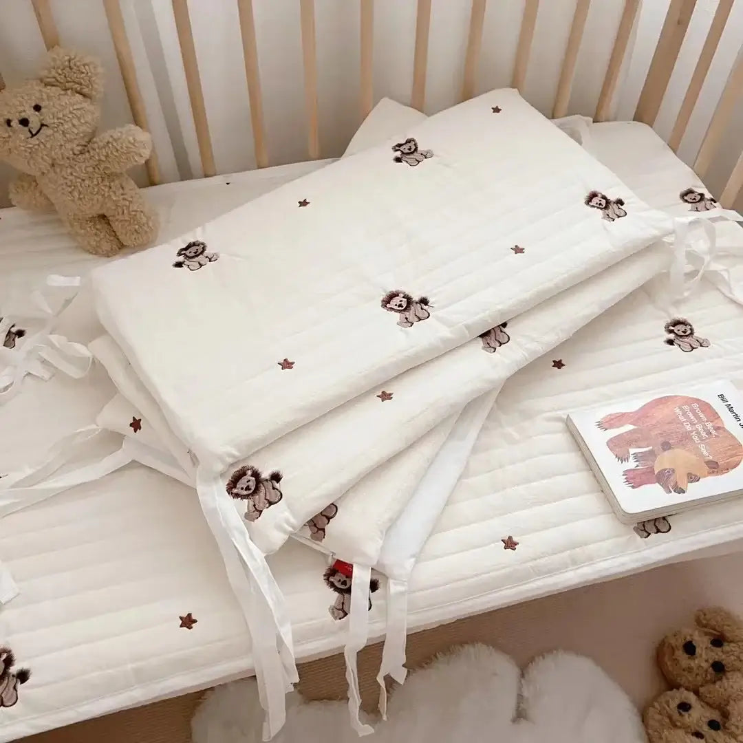 Set Cuscino Antiurto "Teddy Ricami" per culla - 4 pezzi 30x120 cm
