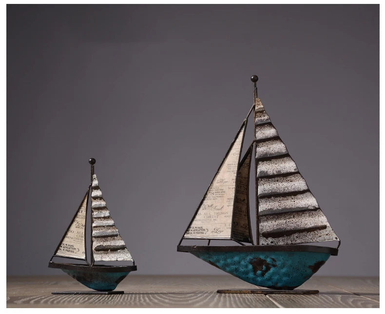 Scultura "Barca a Vela Bonifacio" - modello Vintage con sfumature Blu Brillanti per Arredo in Stile Marittimo.