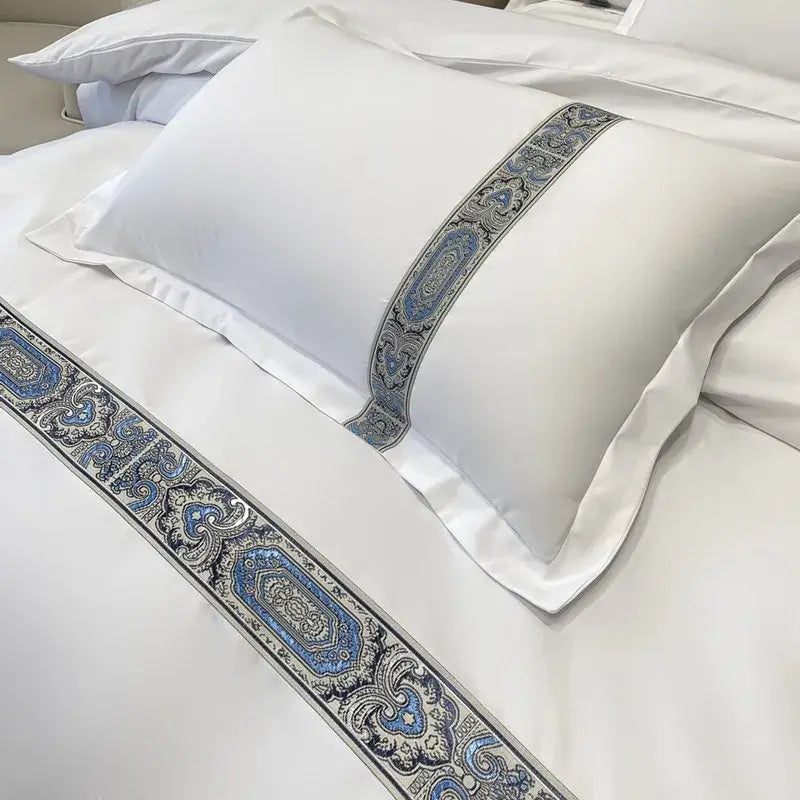 Set Biancheria da Letto "Minimal St. Tropez" - in Cotone Egiziano e Ricami minimalisti